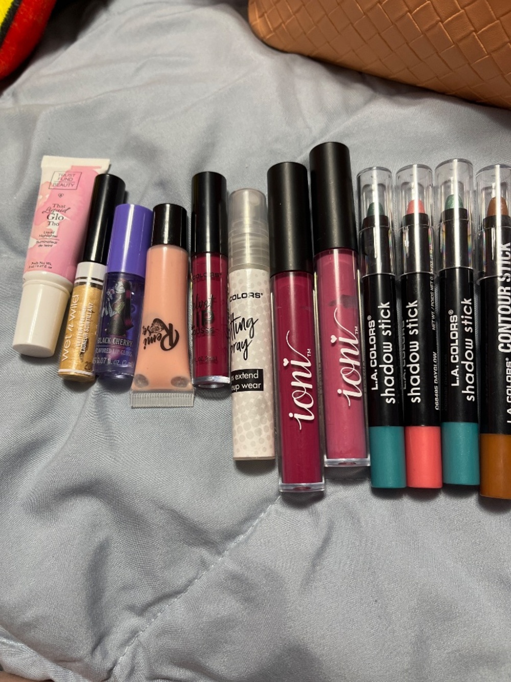 Makeup bundle - Picture 4 of 4